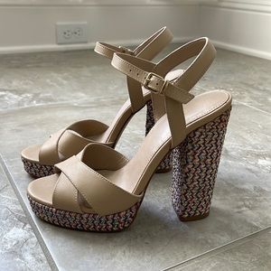 Beautiful heels! Super colorful on the bottom! Excellent condition